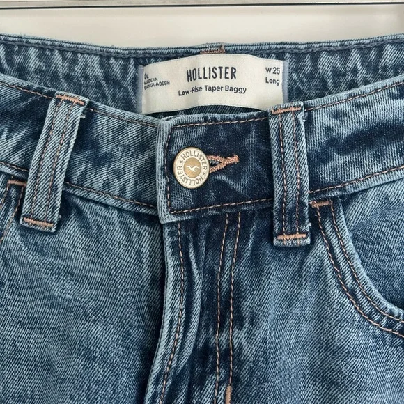 Hollister Low Rise Taper Baggy Jeans - Picture 2 of 4